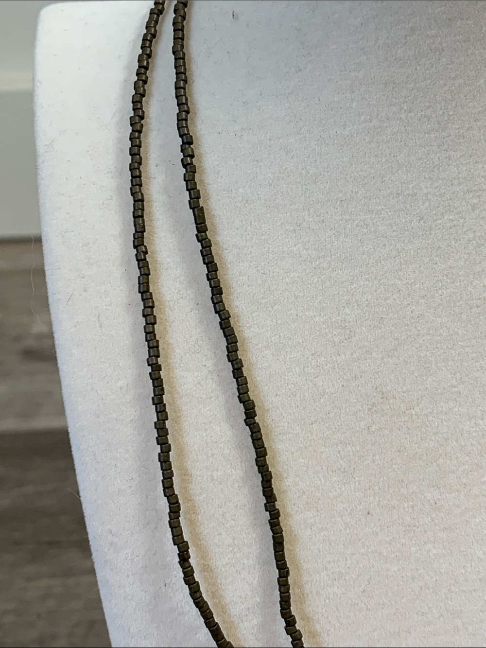 Beige Natural Stone Pendant Layered Necklace - Picture 3 of 4